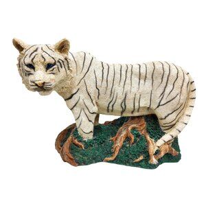 vintage white tiger w/blue eyes poly collection hand painted statue